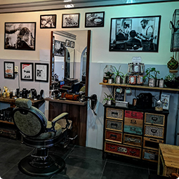 vue de l'intérieur du salon de coiffure l'Atelier Coiffure